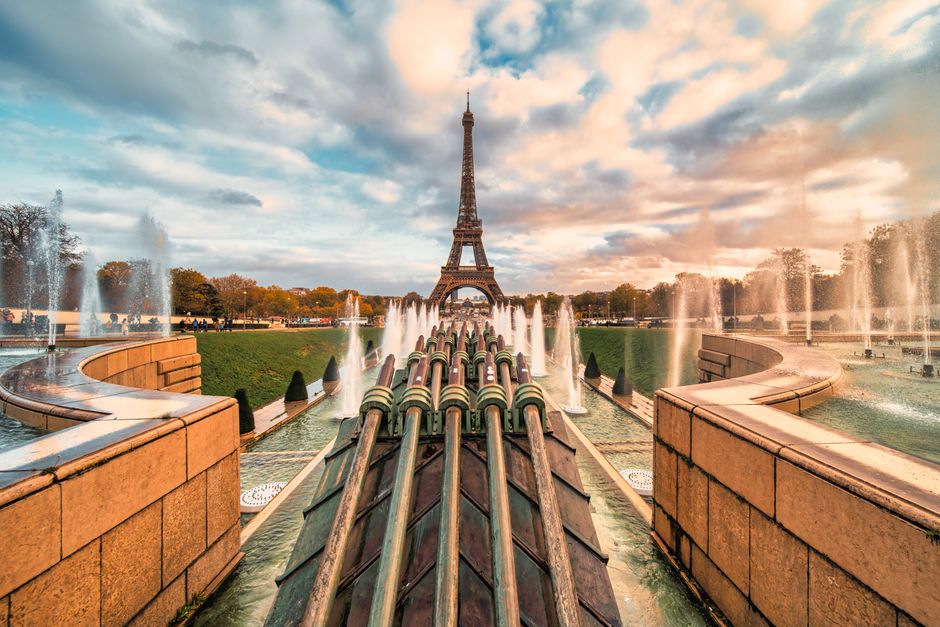 Warsaw Fountain pools on the Trocadéro terrace